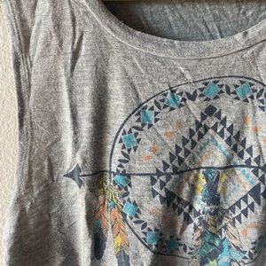 Sleeveless gray crop